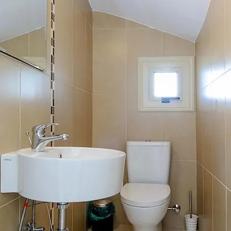 Villa Athina - Modern And Comfortable With Air Conditioning And Private Pool ! Free Wifi Paralimni
