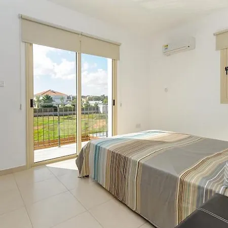 Athina - Modern And Comfortable With Air Conditioning And Private Pool ! Free Wifi Villa Paralimni