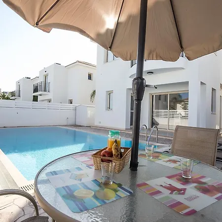 Athina - Modern And Comfortable With Air Conditioning And Private Pool ! Free Wifi * Paralimni