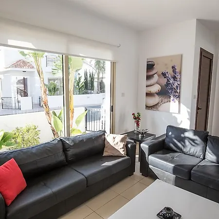 Villa Athina - Modern And Comfortable With Air Conditioning And Private Pool ! Free Wifi Paralimni